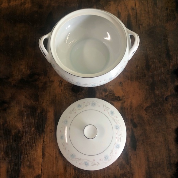 Vintage Japan English Garden 1221 Fine China Round Serving Dish with Lid - Picture 3 of 11